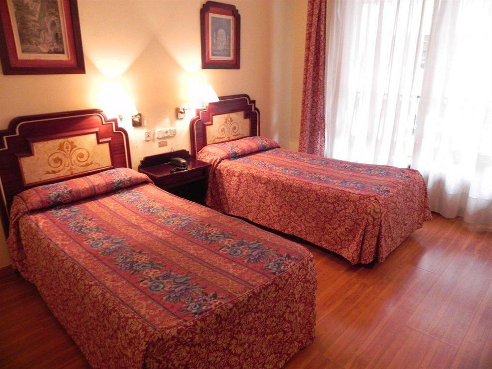 Ana Maria Hotel 3*
