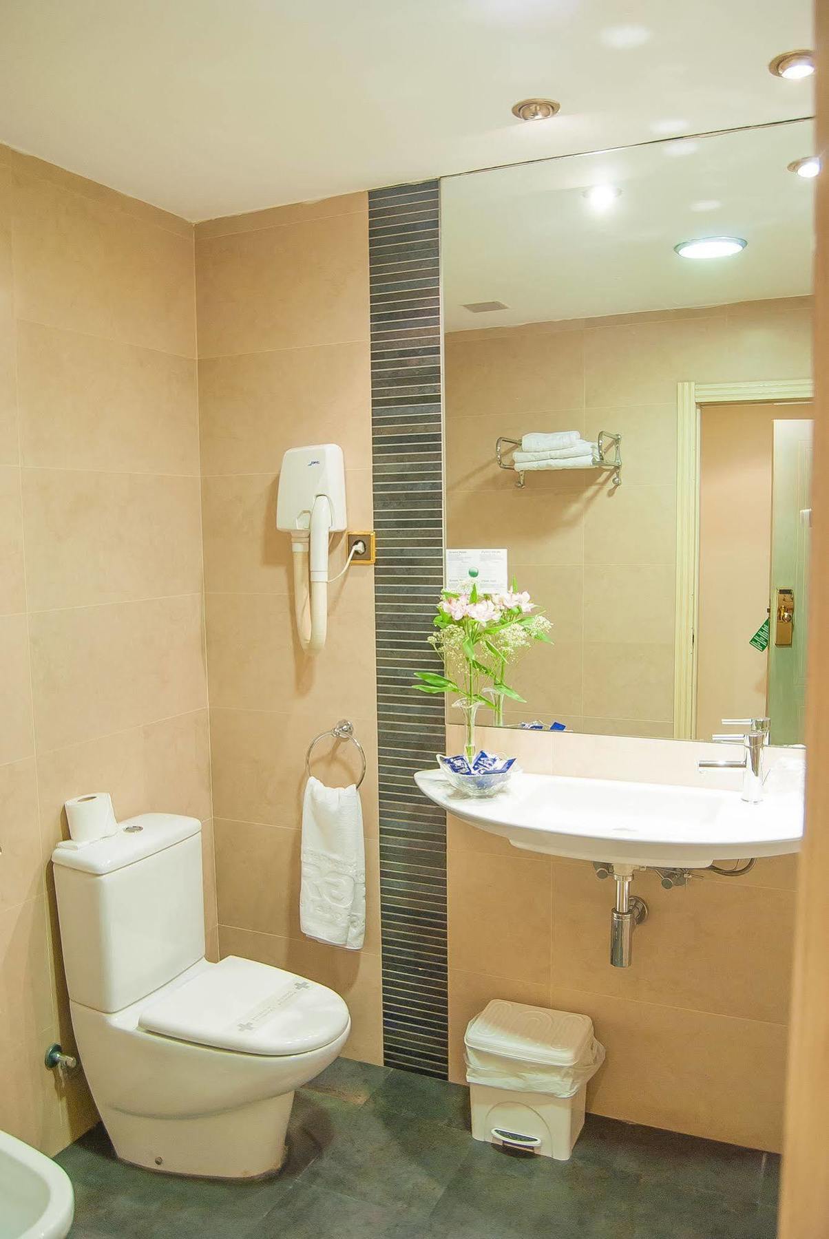 Hotel Ana Maria 3*